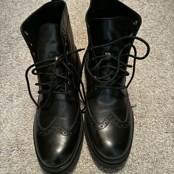 Express Men’s Wingtip Boots - Picture 1 of 5